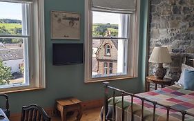 Kirkview House